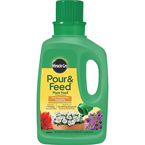 Miracle-Gro Pour and Feed Liquid Plant Food, 32-Ounce (Plant Fertilizer)
